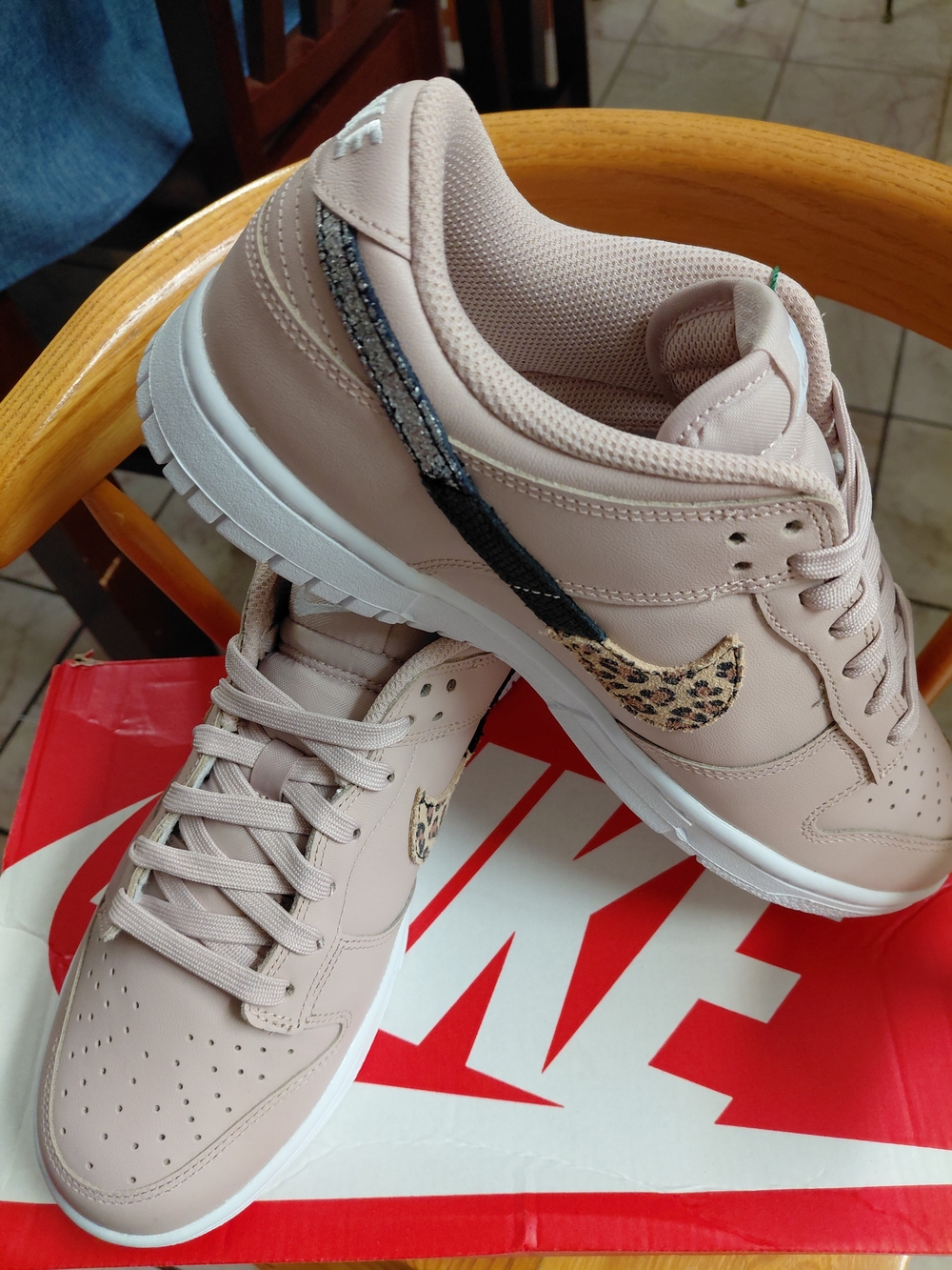 Brand New Women’s Nike Dunk Sneakers With Leopard Print Swoosh! - Picture 4 of 7